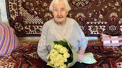 В Тверской области ветеран Лидия Челнокова празднует 102-й день рождения