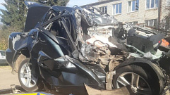 В ДТП с автобусом в Тверской области погиб водитель иномарки