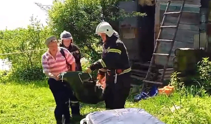 В Тверской области женщина провела под завалами дома два дня