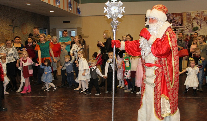 В Твери для 600 детей устроили новогодний праздник