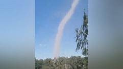 «Осмерчительно»: на камеру попало зарождающееся торнадо в Твери