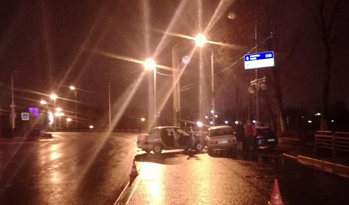 Пьяный водитель «Рено» спровоцировал тройное ДТП в Твери