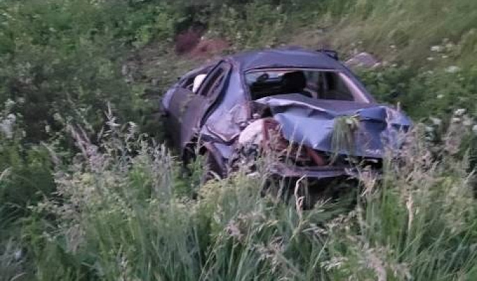 Один человек погиб и ещё один пострадал в ДТП в Тверской области
