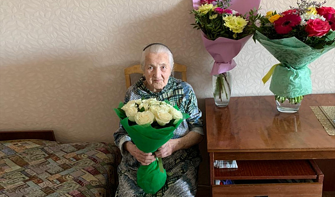 В Тверской области ветеран Александра Фёдоровна Громова празднует столетний юбилей