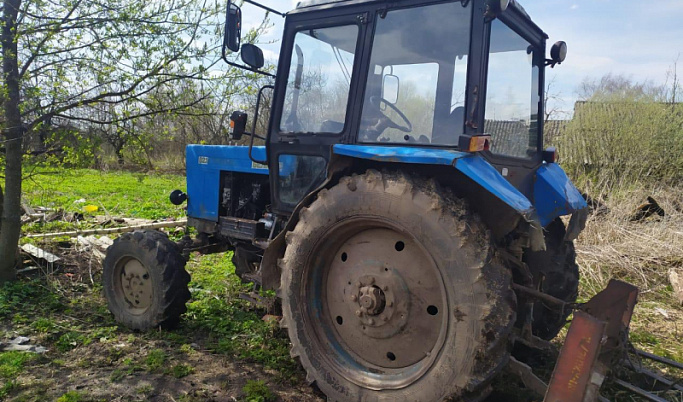 В Тверской области местный житель украл трактор у знакомого