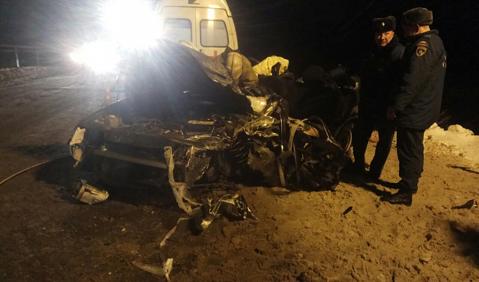 В аварии под Вышним Волочком погиб водитель отечественного автомобиля