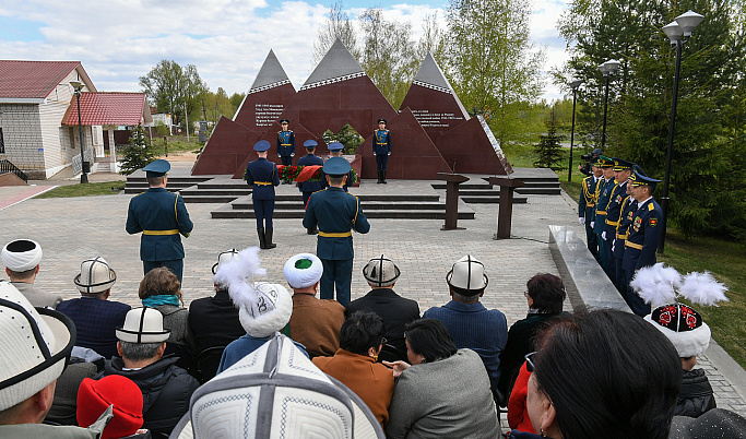 В Тверской области открыли мемориал воинам-киргизстанцам, погибшим в годы Великой Отечественной войны