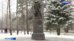 В микрорайоне Мигалово в Твери открыли обновленный памятник Воину-освободителю   