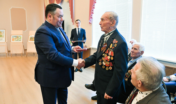 Игорь Руденя вручил ржевским ветеранам юбилейные медали «75 лет Победы»