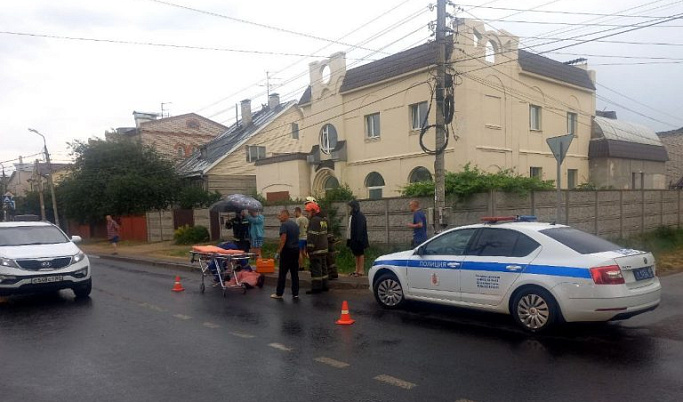 Внедорожник сбил дедушку на велосипеде в Твери