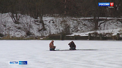 В Тверской области первые рыболовы вышли на неокрепший ноябрьский лед