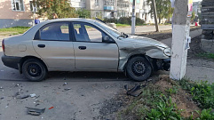 Два автомобиля не разъехались на перекрестке в Бежецке