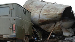В Тверской области упавшая водонапорная башня раздавила автомобиль