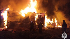 Огнеборцы потушили пожар в Бологое