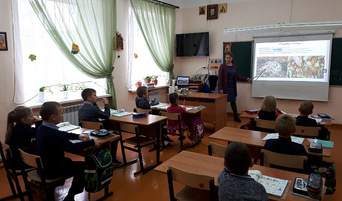 Школьников Тверской области учили раздельному сбору отходов