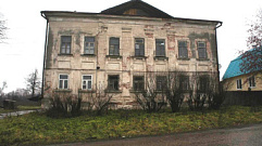 Дом первой половины XX века отремонтируют в Тверской области по решению суда