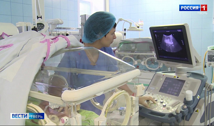 В Твери врачи спасли новорожденную с экстремально низким весом