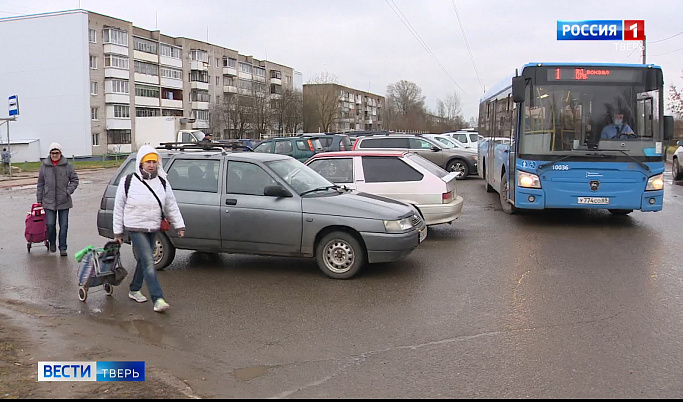 В поселке Химинститута в Твери автобусы не могут подъехать к остановке 