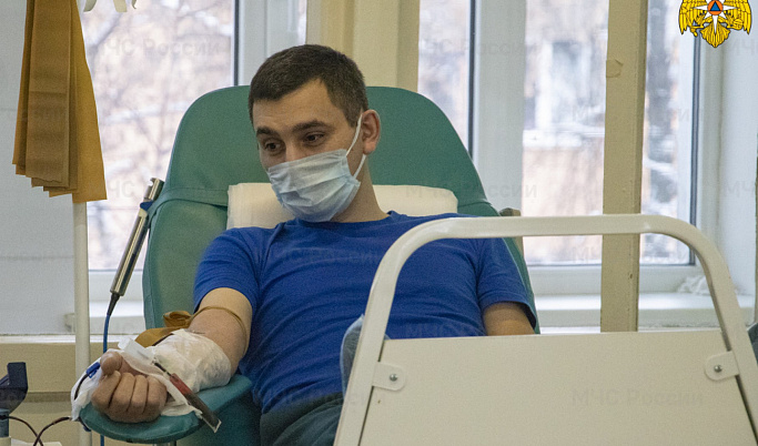 В Твери сотрудники МЧС приняли участие в акции «Дать кровь – спасти жизнь!»