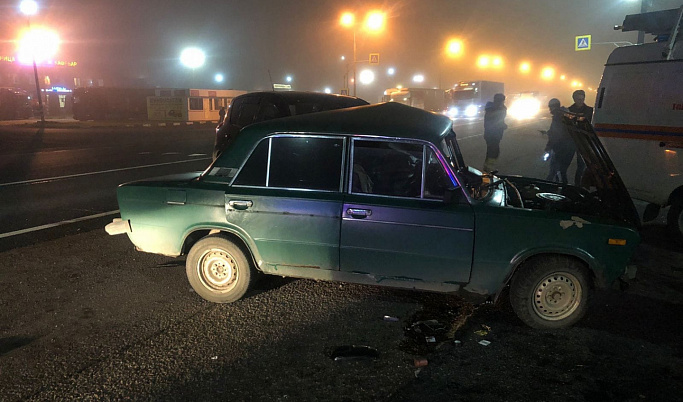 Водитель «ВАЗа» получил травму позвоночника в ДТП в Тверской области