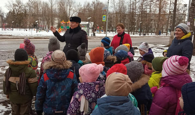 В Тверской области инспекторы ГИБДД провели экскурсию для детей 