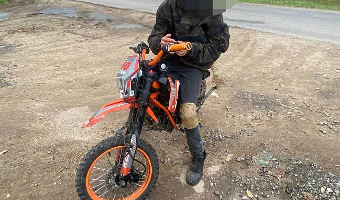 12-летний подросток разъезжал на питбайке в Твери