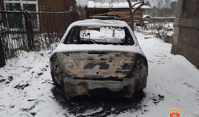 Житель Старицкого района поругался со знакомой и поджёг её авто