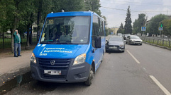В Твери в столкновении иномарки и автобуса пострадал человек