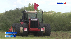 Аграрии Тверской области осваивают технические новинки в полях региона