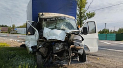 В Тверской области уснувший водитель на ГАЗели протаранил пассажирский автобус