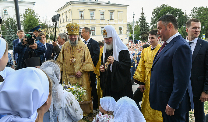 Патриарх Кирилл совершает чин Великого освящения Спасо-Преображенского кафедрального собора в Твери