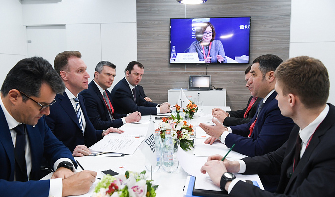 На форуме в Сочи прошла встреча Игоря Рудени с председателем ВЭБ.РФ Игорем Шуваловым