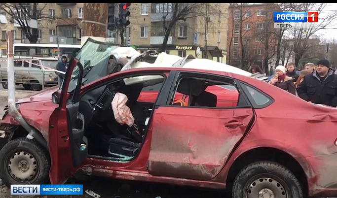 Четыре человека пострадали в аварии на Волоколамском проспекте