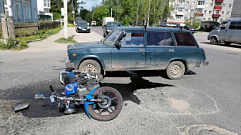 В Тверской области «ВАЗ» сбил двух женщин на мотоцикле