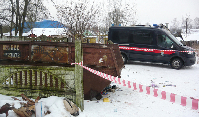 В Тверской области компания друзей избила подругу, а затем скинула с балкона