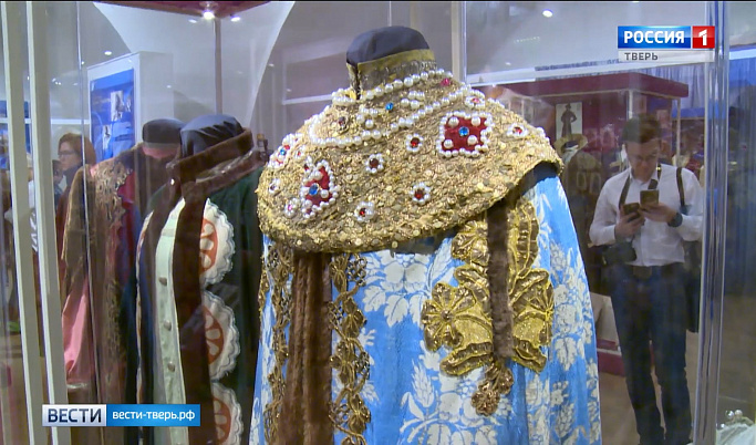 Исторические костюмы Александринского театра представлены на выставке в Твери