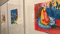Тверские художники представили свои работы за три года на выставке «Пастель»