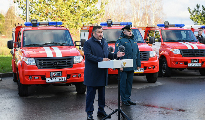 Глава МЧС Александр Куренков и губернатор Игорь Руденя открыли новое здание пожарной части в Калининском округе