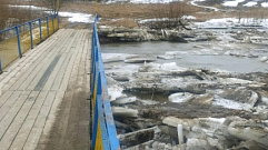 В Тверской области ледяной затор мог разрушить мост