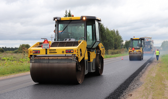 На ремонт двух дорог в Старицком районе потратят 7,5 млн рублей