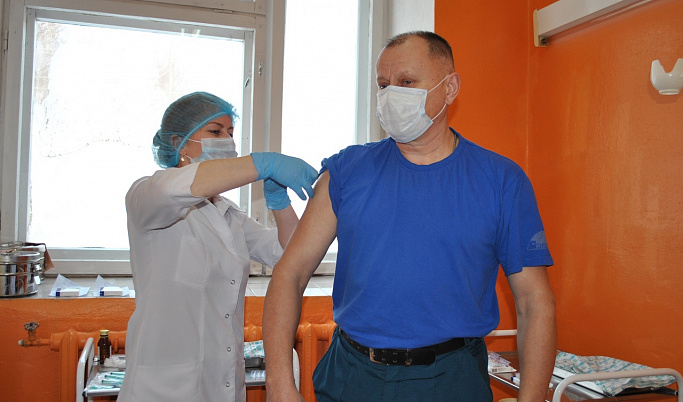 Выездные прививочные бригады вакцинируют жителей отдалённых территорий Тверской области