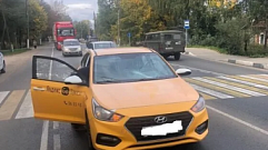 В Твери на Московском шоссе таксист сбил 21-летнего пешехода