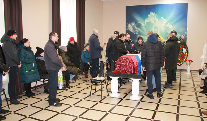 В Тверской области простились с погибшим на Украине Андреем Сафаровым