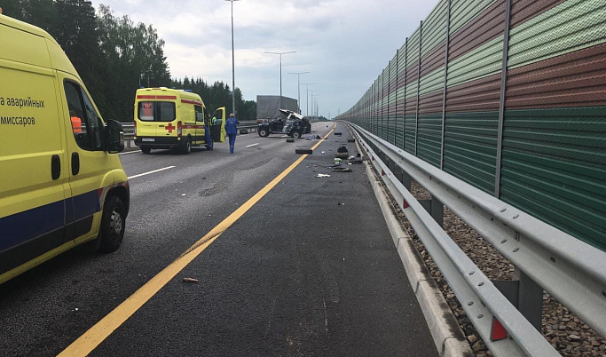 На трассе в Тверской области в ДТП погиб водитель внедорожника