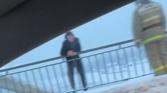 В Тверской области мужчина пытался прыгнуть с моста через Волгу