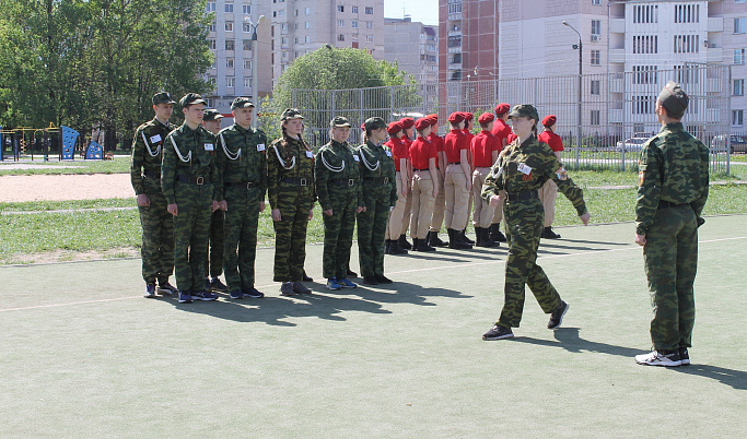 В Заволжском районе Твери проходит военно-спортивная игра «Орленок»