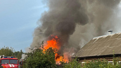 В деревне Борихино в Твери загорелся жилой дом