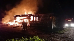 Пожар уничтожил дом в Тверской области, где находились пять детей и женщина