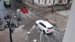 Ливневый дождь вновь подтопил улицы Твери