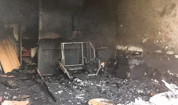 Следователи выясняют причину пожара в жилом доме, где погибли два жителя Тверской области